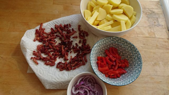 Aardappelsalade met spekjes smaakmakers